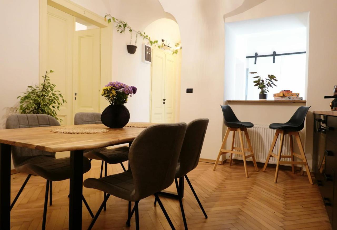 The Industrique Home - 3 Bedroom Apartment Timisoara Ngoại thất bức ảnh