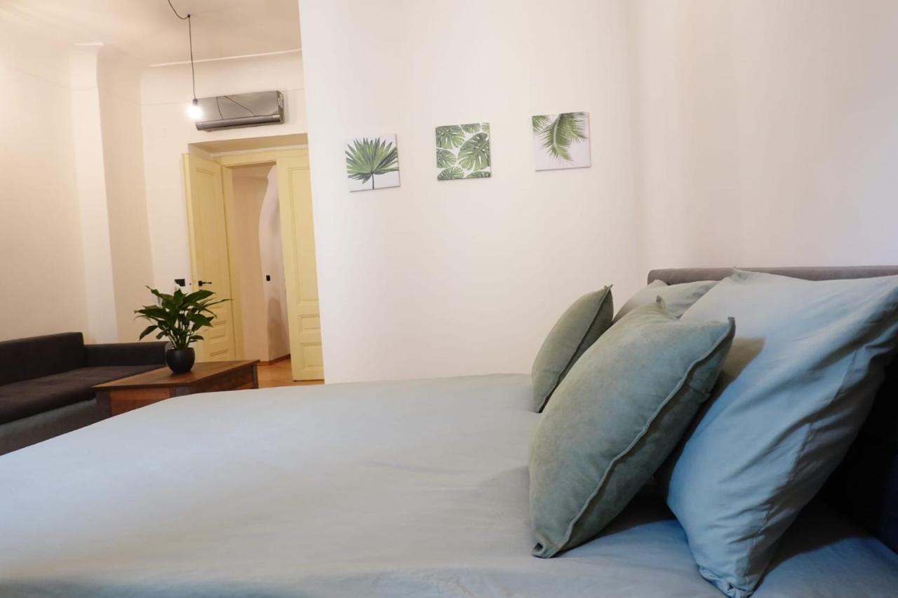 The Industrique Home - 3 Bedroom Apartment Timisoara Ngoại thất bức ảnh