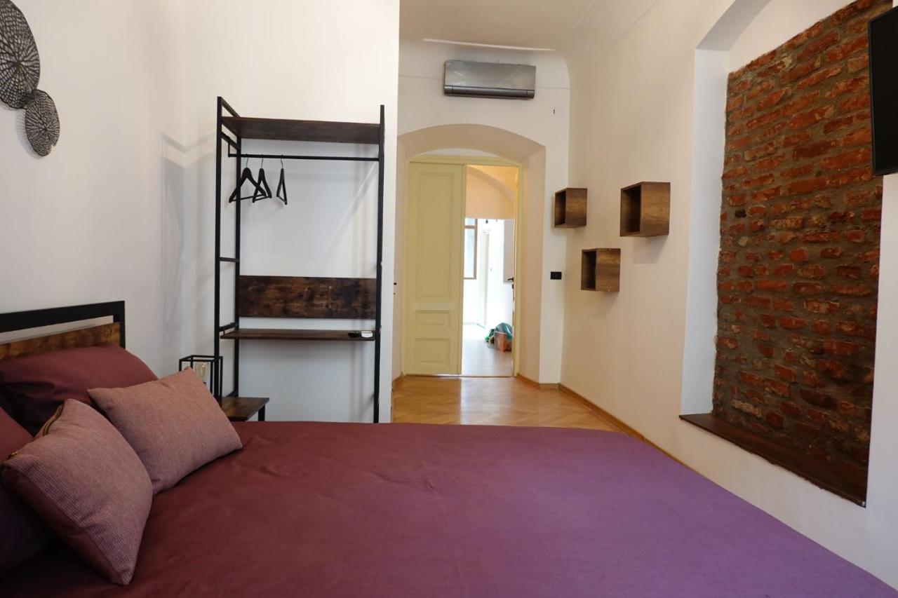 The Industrique Home - 3 Bedroom Apartment Timisoara Ngoại thất bức ảnh