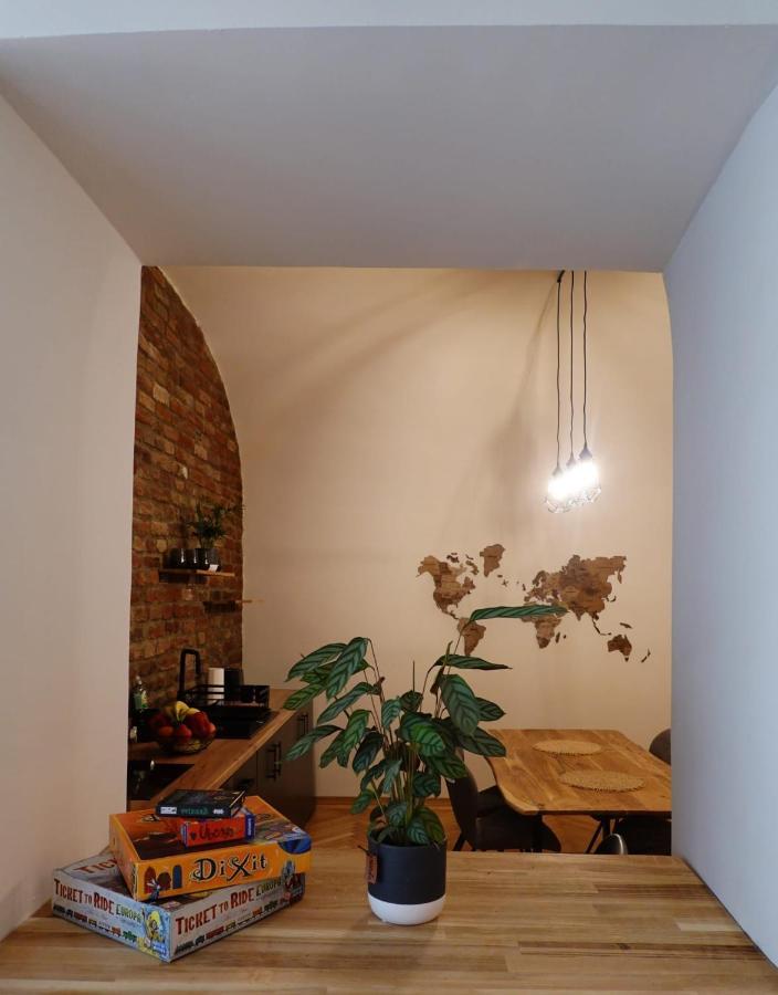The Industrique Home - 3 Bedroom Apartment Timisoara Ngoại thất bức ảnh