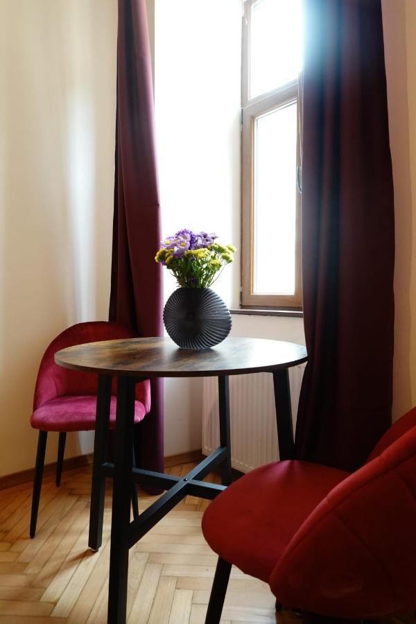 The Industrique Home - 3 Bedroom Apartment Timisoara Ngoại thất bức ảnh
