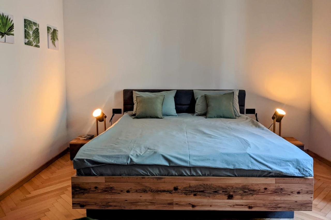 The Industrique Home - 3 Bedroom Apartment Timisoara Ngoại thất bức ảnh
